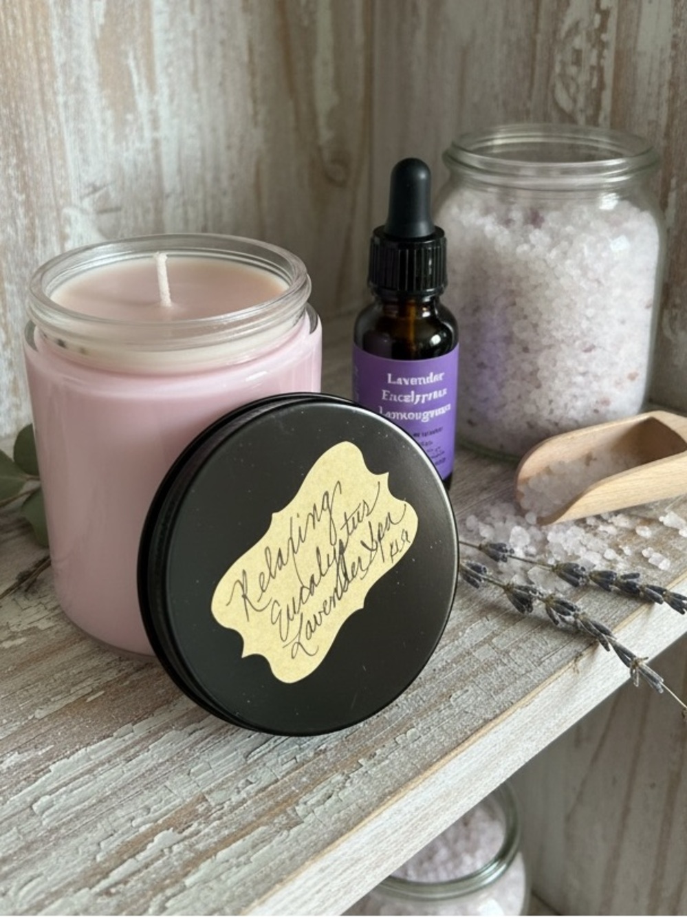 Handmade Handpoured Relaxing Eucalyptus Lavender Scented- 8 oz Jar Candle
NWT